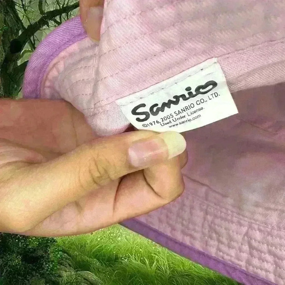 KIDS Hello Kitty Sanrio Bucket Hat Size 4-7 - Picture 4 of 6